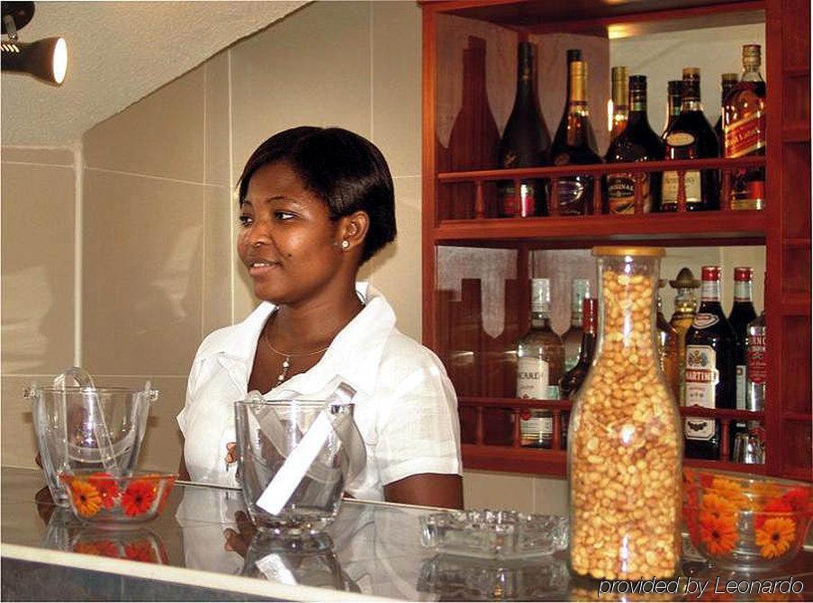 Eastgate Hotel Acra Restaurante foto