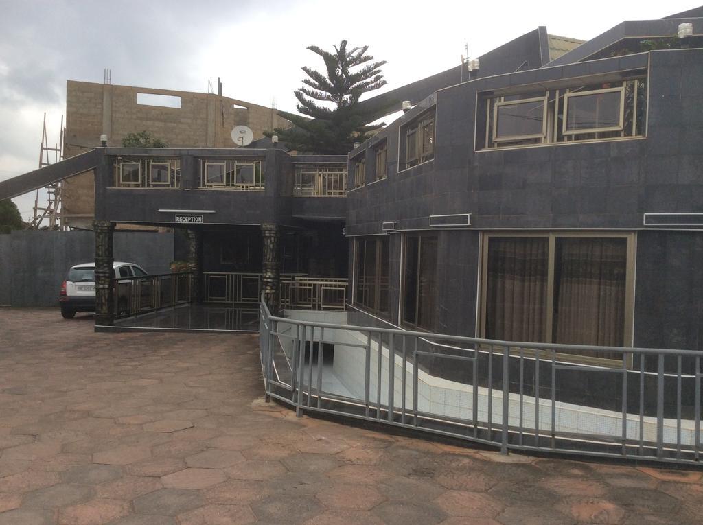 Eastgate Hotel Acra Exterior foto